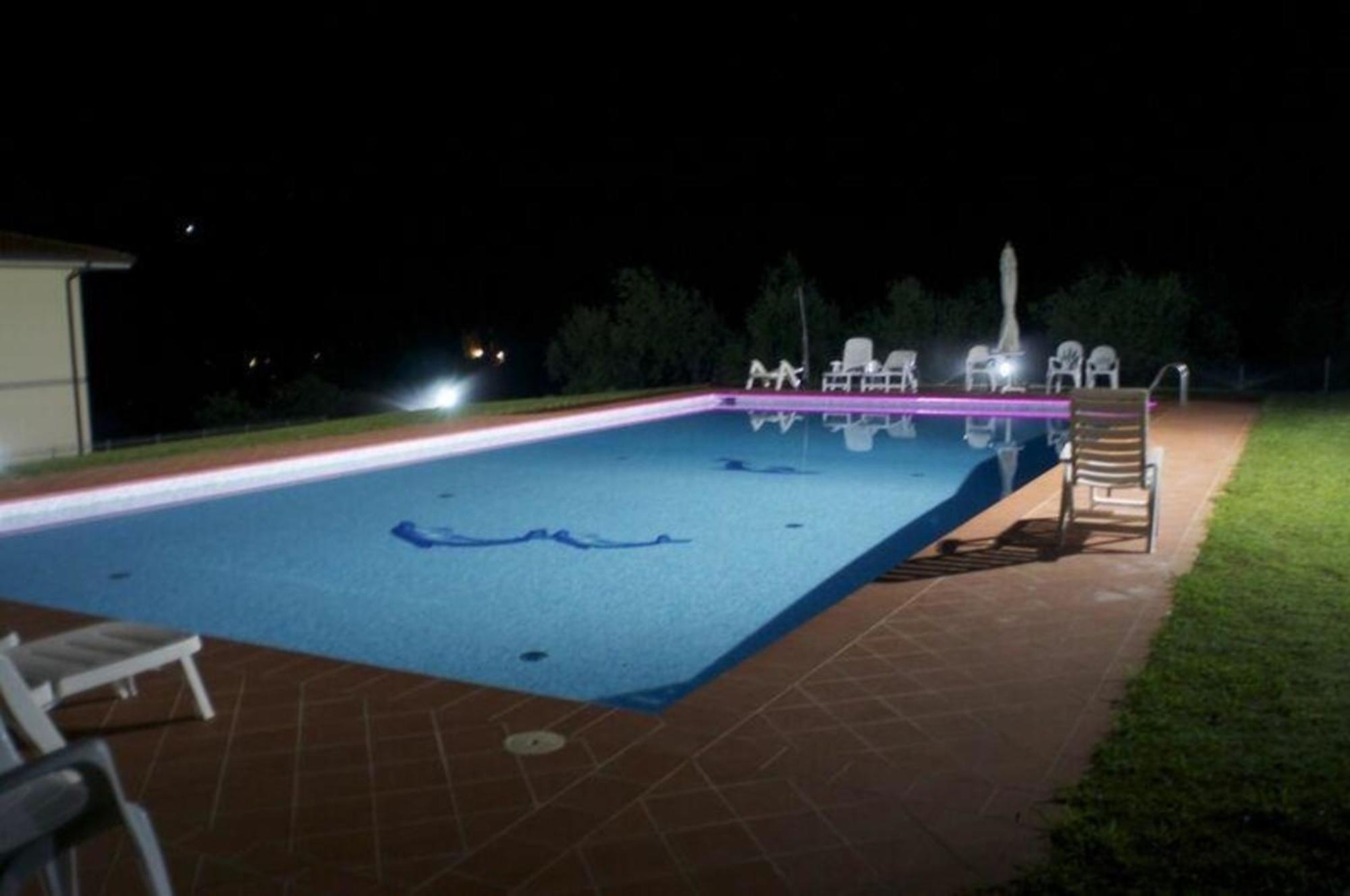 Ferienhaus Mit Privatpool Fuer 16 Personen Ca 390 Qm In Lucca, Toskana Provinz Lucca Exterior foto